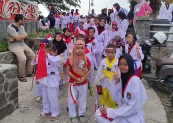 Meriahkan HUT ke-78 RI, Agathis Taekwondo Club Gelar Pawai Kemerdekaan
