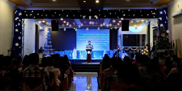 Perjalanan Ibadah Natal, Wagub Yansen TP ke Perbatasan