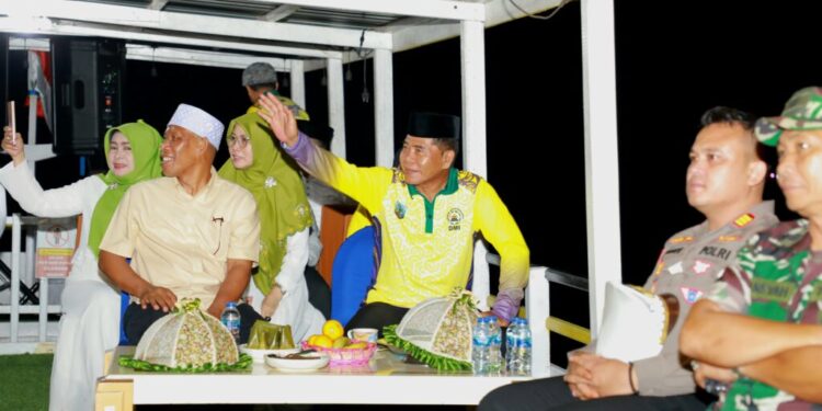 Takbir Hari Raya Iduladha Menggema Indah dari Perahu Hias di Sungai Kayan