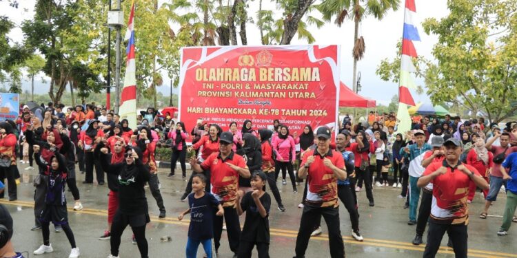 Sambut HUT ke-78 Bhayangkara, Sekprov Apresiasi Gelaran Jalan Sehat