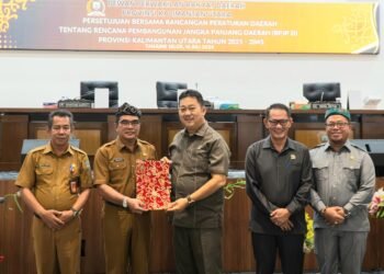 Pemprov dan DPRD Sepakati Ranperda RPJPD Provinsi Kaltara Tahun 2025-2045
