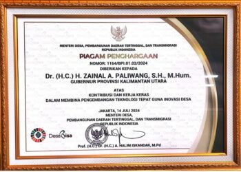 Dinilai Tangguh Dalam Pengembangan Inovasi TTG, Gubernur Kaltara Raih Piagam dan Lencana Abdi Inovasi Desa dari Kemendes-PDTT
