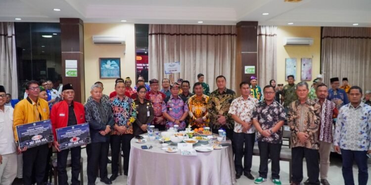 Gubernur Serahkan Bantuan Keuangan kepada Parpol, Hingga Ormas di Kaltara