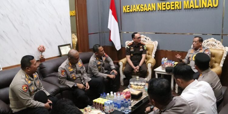 Cerminkan Soliditas Institusi Penegak Hukum, Kapolda Kaltara Silaturahmi ke Kejari Malinau