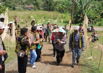 Kapolda Kaltara Kunjungi Long Ampung, Warga Tambah Semangat Jaga Keutuhan dan Keamanan Wilayah Perbatasan