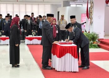 Gubernur Lantik 10 Pejabat Pimpinan Tinggi Pratama