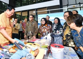 KemenEkraf Kunjungi Cikeas Art Gallery, SBY Jelaskan Karya Lukisan, Musik, Puisi Hingga Novel