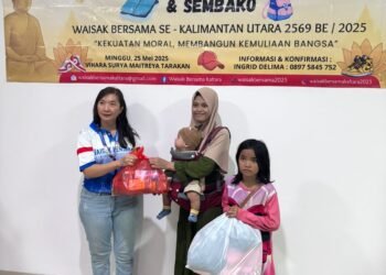 Rangkaian Kegiatan Hari Raya Waisak 2025, Ratusan Pakaian Layak Pakai dan Sembako Dibagikan di Vihara Surya Maitreya Tarakan