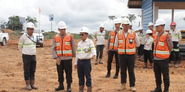 Kunjungi Site Tambang di Desa Apung, Kapolda Kaltara Apresiasi Dukungan PT PKN terhadap Program Harkamtibmas