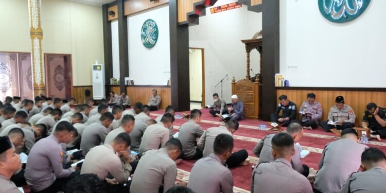 Tingkatkan Iman dan Taqwa Personel, Polda Kaltara Rutin Laksanakan Binrohtal