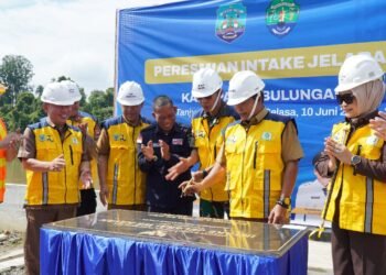 Gubernur Kaltara Resmikan Bangunan Intake PDAM Jelarai