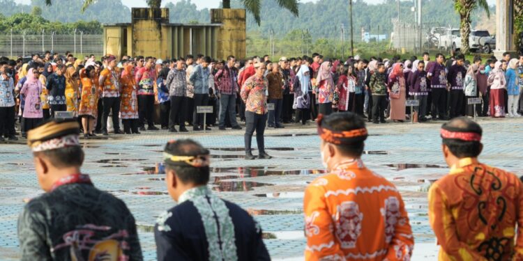 Harganas Ke-32, Pj. Sekprov Kaltara Ajak ASN Jadikan Keluarga Sebagai Fondasi Pembangunan Bangsa