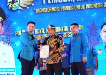 Komitmen Pembangunan Pemuda, Gubernur Kaltara Raih Penghargaan Indonesia Youth Award 2025