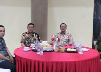 Kapolda Kaltara Nonton Bareng Pagelaran Wayang Kulit “Amarta Binangun” Secara Virtual