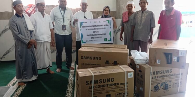 Wujud Kepedulian terhadap Kenyamanan Ibadah Jamaah, Pegadaian CP Nunukan Salurkan 4 Unit AC ke Masjid Al-Hasan Rawiah
