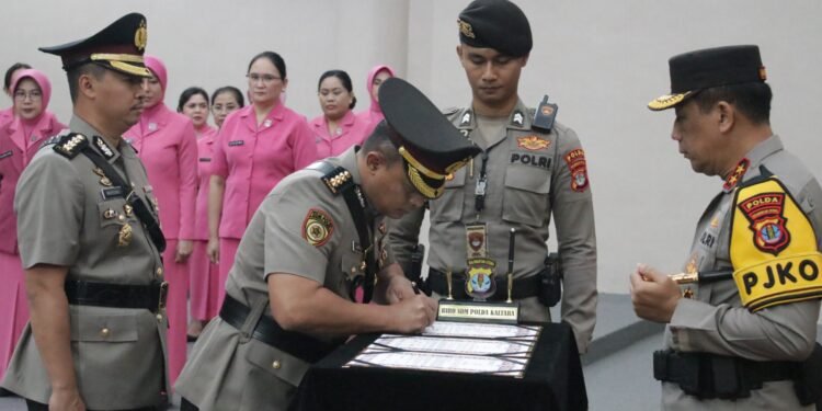Penyegaran Organisasi, Kapolda Pimpin Sertijab Karo SDM Polda Kaltara