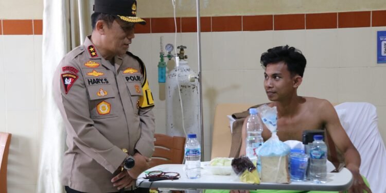 Tanggung Biaya Pengobatan dan Tegaskan Komitmen Transparansi, Kapolda Kaltara Kunjungi Mahasiswa Korban Insiden Aksi Unjuk Rasa