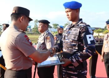 Berprestasi dan Harumkan Nama Kaltara, Kapolda Kaltara Beri Penghargaan Personel Polri, TNI, Instansi Pemerintah dan Generasi Muda