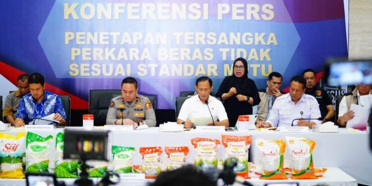 Beras Premium Tak Sesuai Mutu, Satgas Pangan Polri Jerat 3 Pimpinan PT. PIM dengan Pidana Konsumen dan TPPU