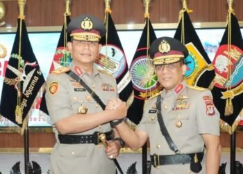 Kapolda Kaltara Berganti, Hary Sudwijanto Serahkan Tongkat Komando ke Djati Wiyoto Abadhy