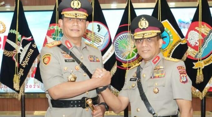 Kapolda Kaltara Berganti, Hary Sudwijanto Serahkan Tongkat Komando ke Djati Wiyoto Abadhy