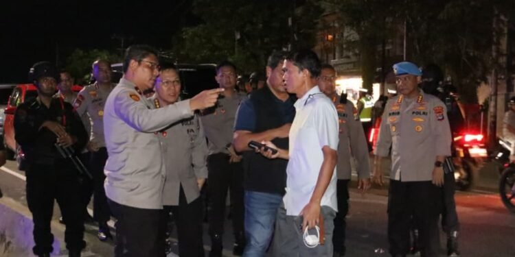 Kapolda Kaltara Pimpin Pengamanan Aksi Unjuk Rasa di Kantor DPRD Tarakan