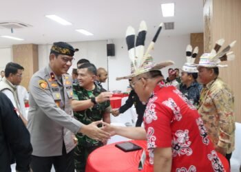 Komitmen Penuh Jaga Stabilitas Kamtibmas, Kapolda Kaltara Hadiri Silaturahmi dan Rapat Koordinasi Pemprov, Forkopimda Bersama Masyarakat