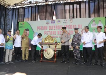 Komitmen Bangun Sektor Pertanian dan Perikanan, Gubernur Kaltara Terima Tanda Kehormatan Adhi Bhakti Tani Nelayan