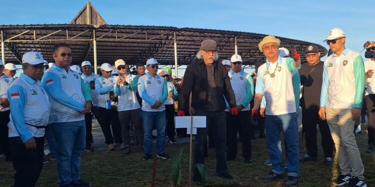 Tanam Pohon di Bumi Intimung, Iwan Fals Ciptakan Lagu untuk Malinau