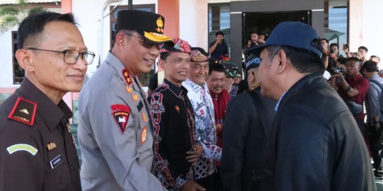 Reses di Kaltara, Kapolda Turut Jemput Komisi II DPR RI di Bandara Juwata Tarakan