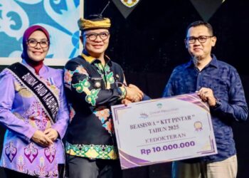 Dukung Pendidikan Sebagai Investasi Utama, Pemkab Tana Tidung Launching ATM dan Serahkan Beasiswa KTT Pintar