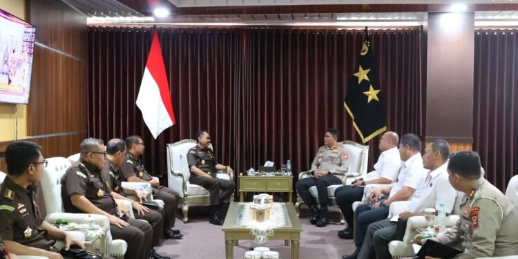 Ajang Pererat Hubungan Kelembagaan, Kapolda Terima Kunjungan Silaturahmi Kajati Kaltara yang Baru