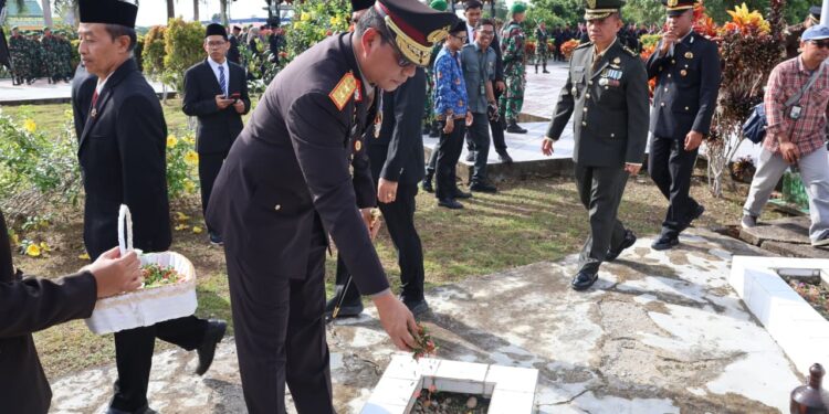 Kapolda Kaltara Turut Hadiri Upacara Ziarah Hari Pahlawan Tahun 2025