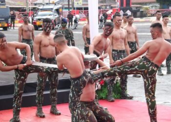 Tunjukkan Semangat dan Ketangguhan, Satbrimob Polda Kaltara Tampilkan Atraksi di HUT ke-80 Korps Brimob Polri