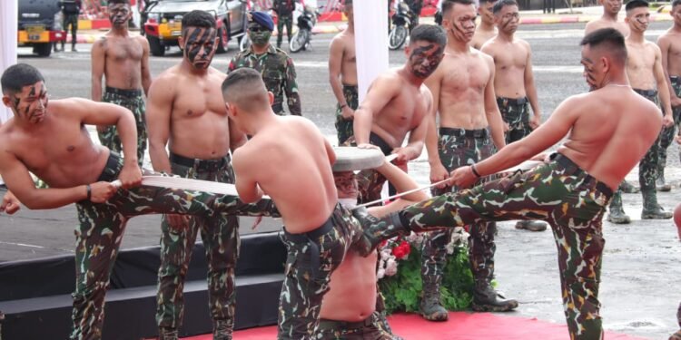 Tunjukkan Semangat dan Ketangguhan, Satbrimob Polda Kaltara Tampilkan Atraksi di HUT ke-80 Korps Brimob Polri