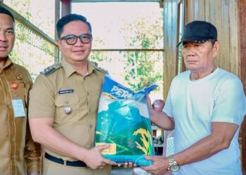 Sampaikan Keprihatinan dan Beri Dukungan Moral, Bupati Tana Tidung Salurkan Bantuan Kepada Warga Terdampak Kebakaran