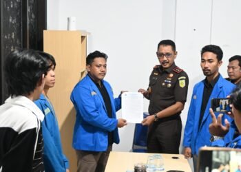 Temui Mahasiswa Unjuk Rasa, Kajati Kaltara Komitmen Tindaklanjuti Setiap Laporan dan Temuan