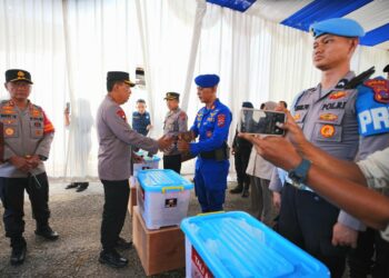 Motivasi dan Apresiasi, Kapolri Beri Semangat Anggota Polri Terdampak Bencana di Sumbar
