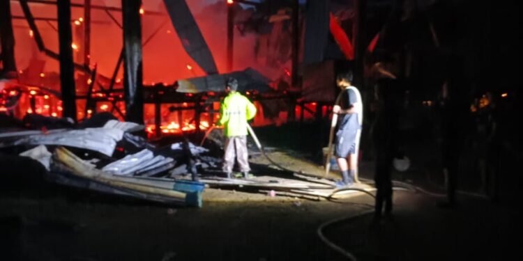 Kebakaran di Peso Hanguskan Lamin Adat dan Tiga Rumah