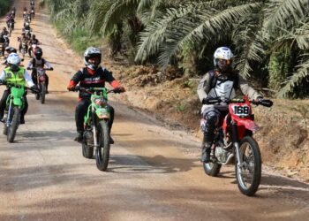 Gunakan Motor Lewati Jalur Terjal dan Perkebunan Sawit, Kapolda Kaltara Pimpin Patroli ke Pelosok Bulungan