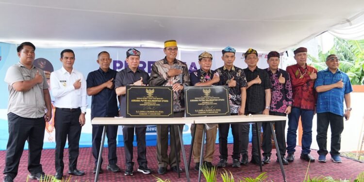 Bukti Komitmen Pemprov Tingkatkan SDM, Gubernur Resmikan Asrama Mahasiswa Kaltara di Sumbawa