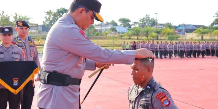 Siraman Pakai Air Bunga, Kapolda Kaltara Sambut 101 Bintara Remaja Lulusan Diktuk Gelombang II Tahun 2025