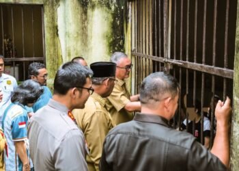 Berdialog dari Hati ke Hati, Bupati Beri Motivasi dan Semangat kepada Tahanan Polres Malinau untuk Jalani Proses Hukum