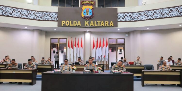 Kapolda Kaltara Hadiri Vicon Anev Perkembangan Sitkamtibmas Terkini