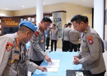 Tanpa Pengecualian dalam Memberantas Narkoba, Kapolda Kaltara Jadi Orang Pertama Dites Urine