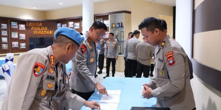 Tanpa Pengecualian dalam Memberantas Narkoba, Kapolda Kaltara Jadi Orang Pertama Dites Urine