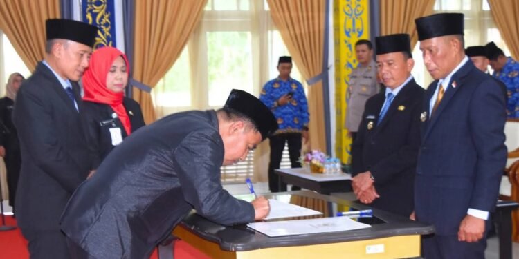 Punya Kapasitas dan Kompetensi, Bupati Bulungan Lantik Adi Irwansyah Jadi Inspektur Inspektorat