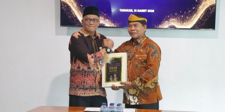 Gubernur serahkan LKPD Unaudited 2025 kepada BPK RI Perwakilan Kaltara