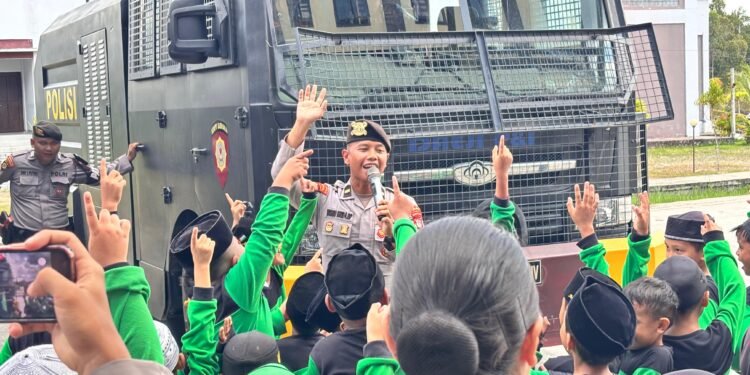 Tanamkan Disiplin Sejak Dini Lewat Program ‘Polsanak’, Ditsamapta Polda Kaltara Sambut Ceria Siswa SDIT Nurul Hikmah