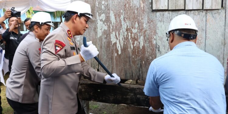 Wujud Kepedulian Hari Bhayangkara ke-80, Polda Kaltara Gelar Bedah Rumah di Desa Gunung Sari